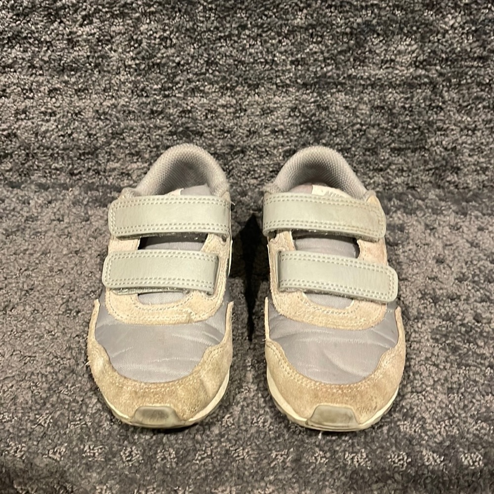 Nike MD Valiant Sneakers with Velcro